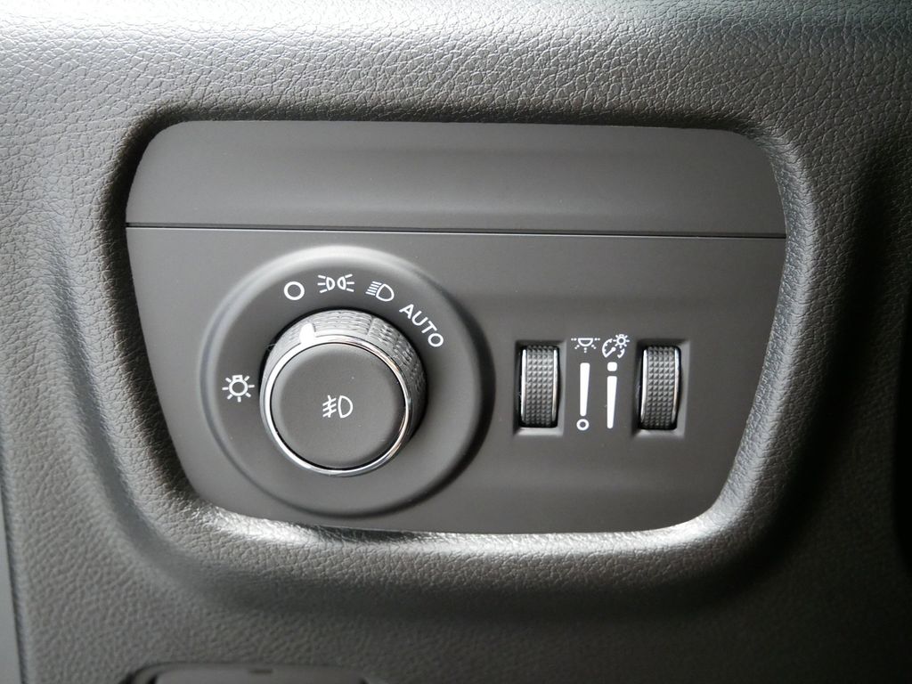 Thumbnail: 2025 Jeep Grand Cherokee - 26