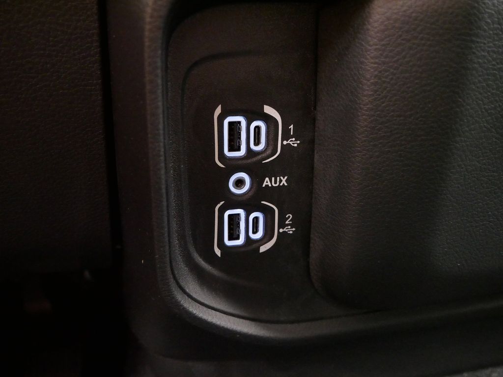 Thumbnail: 2025 RAM 1500 - 39