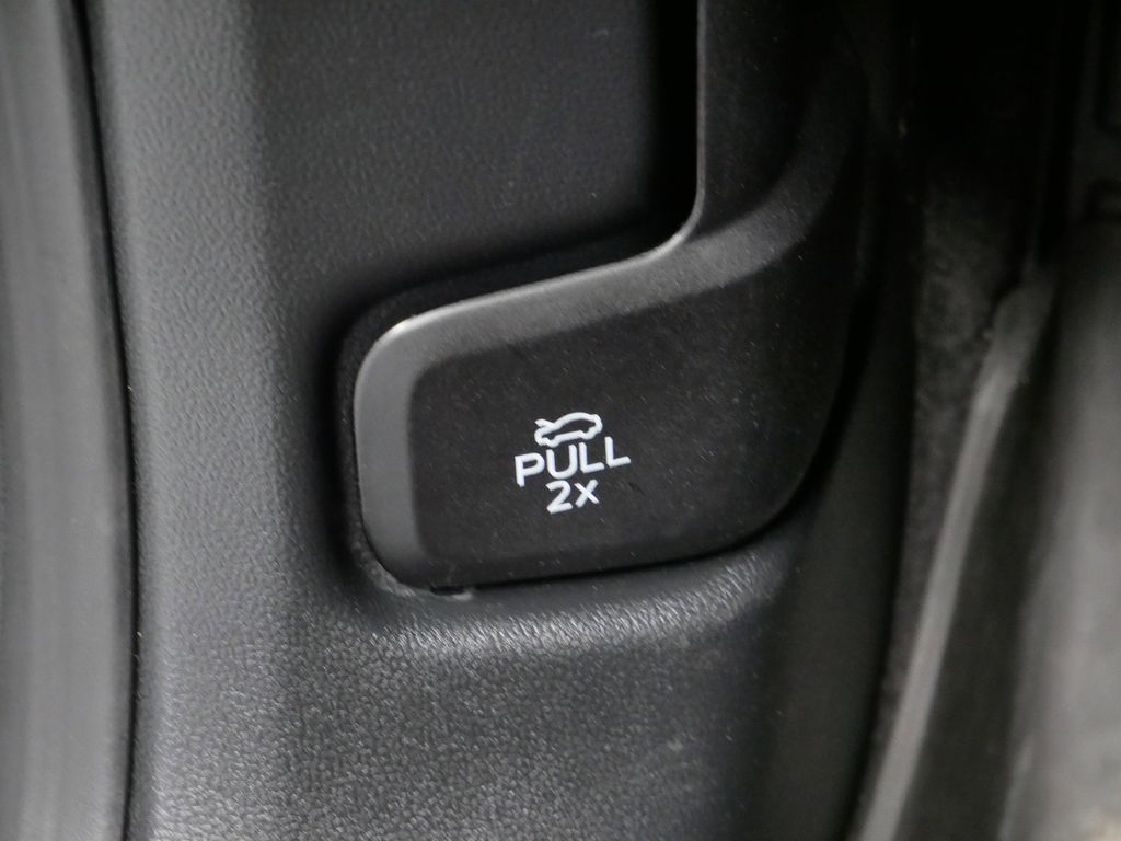 Thumbnail: 2020 Ford Escape - 47