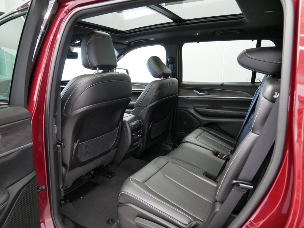 Thumbnail: 2025 Jeep Grand Cherokee L - 25