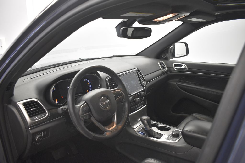 Thumbnail: 2020 Jeep Grand Cherokee - 20