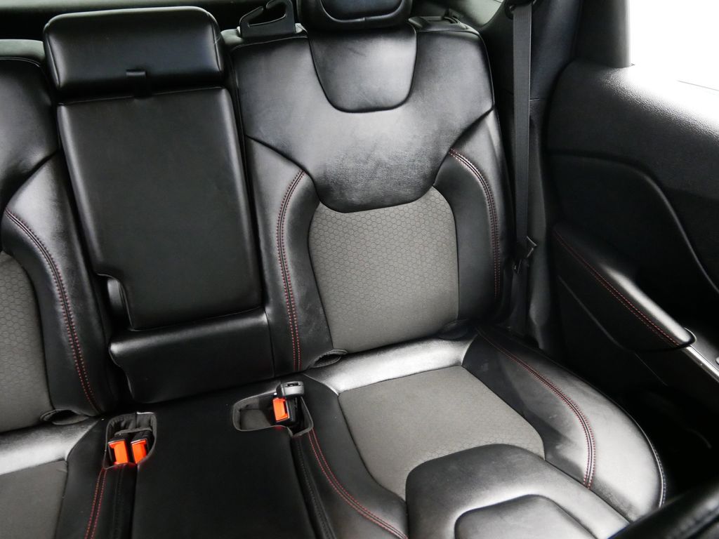 Thumbnail: 2022 Jeep Cherokee - 20