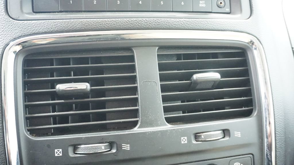 Thumbnail: 2013 Dodge Grand Caravan - 37