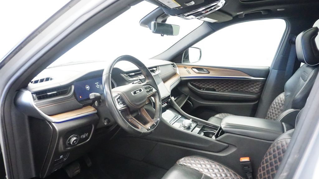 Thumbnail: 2022 Jeep Grand Cherokee - 22