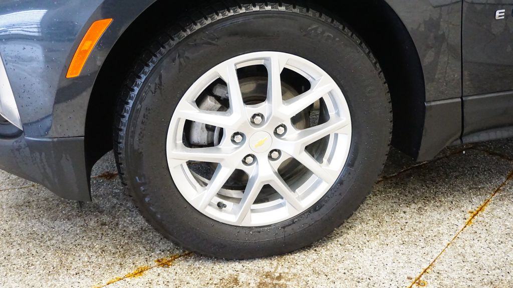 Thumbnail: 2022 Chevrolet Equinox - 13