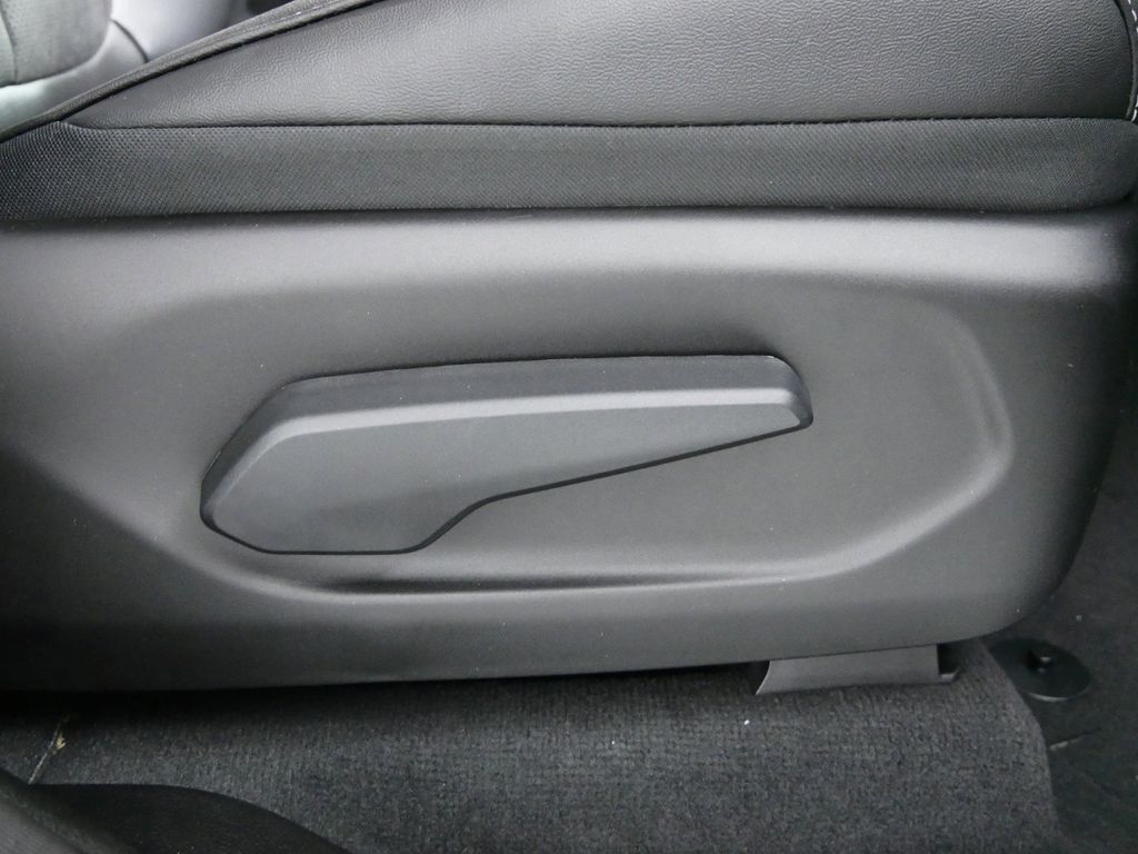 Thumbnail: 2024 Jeep Grand Cherokee - 25