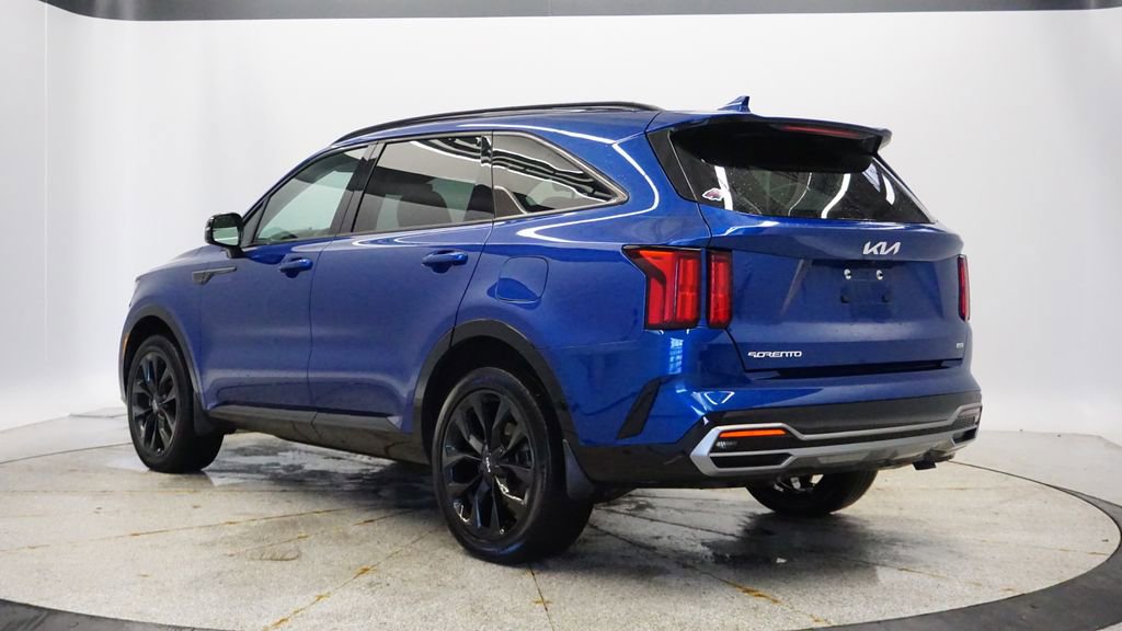 Thumbnail: 2023 Kia Sorento - 3