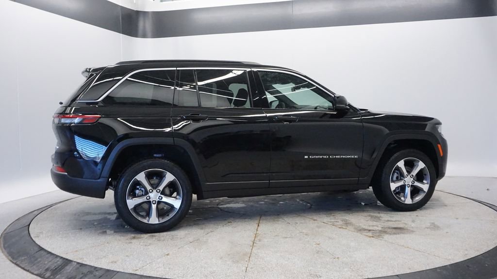 Thumbnail: 2026 Jeep Grand Cherokee - 7