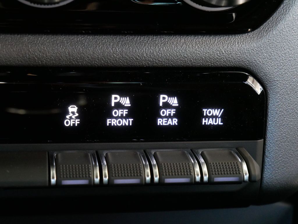 Thumbnail: 2026 RAM 1500 - 32