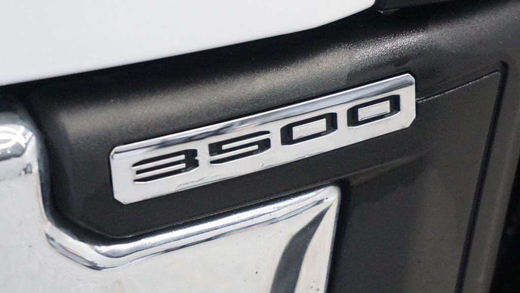 Thumbnail: 2024 GMC Sierra 3500 - 14