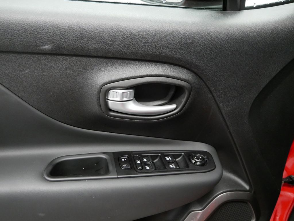 Thumbnail: 2023 Jeep Renegade - 20