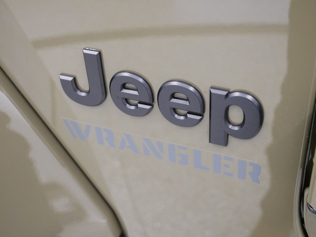 2025 Jeep Wrangler Willys Wheeler 18