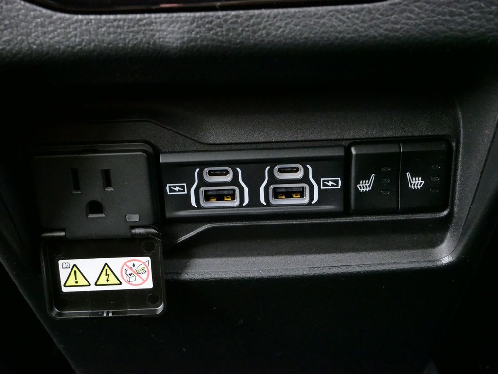 Thumbnail: 2024 Jeep Grand Cherokee - 33