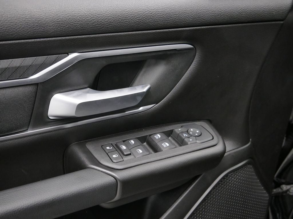 Thumbnail: 2026 RAM 1500 - 6