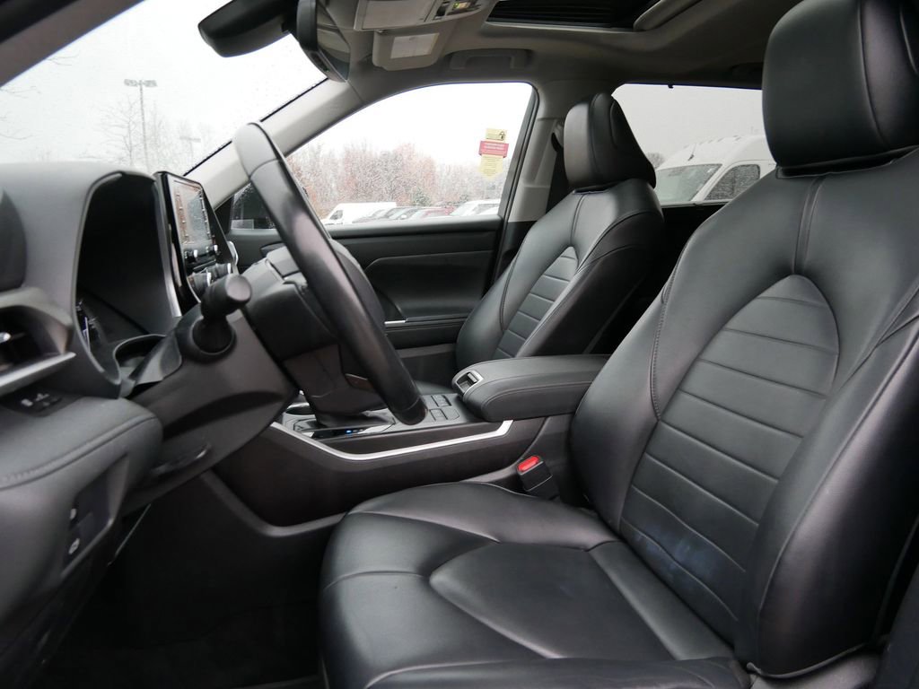 Thumbnail: 2021 Toyota Highlander - 34