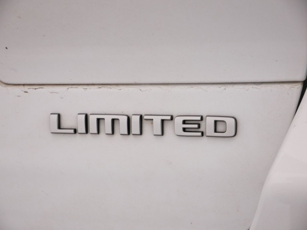 Thumbnail: 2024 Jeep Grand Cherokee L - 15