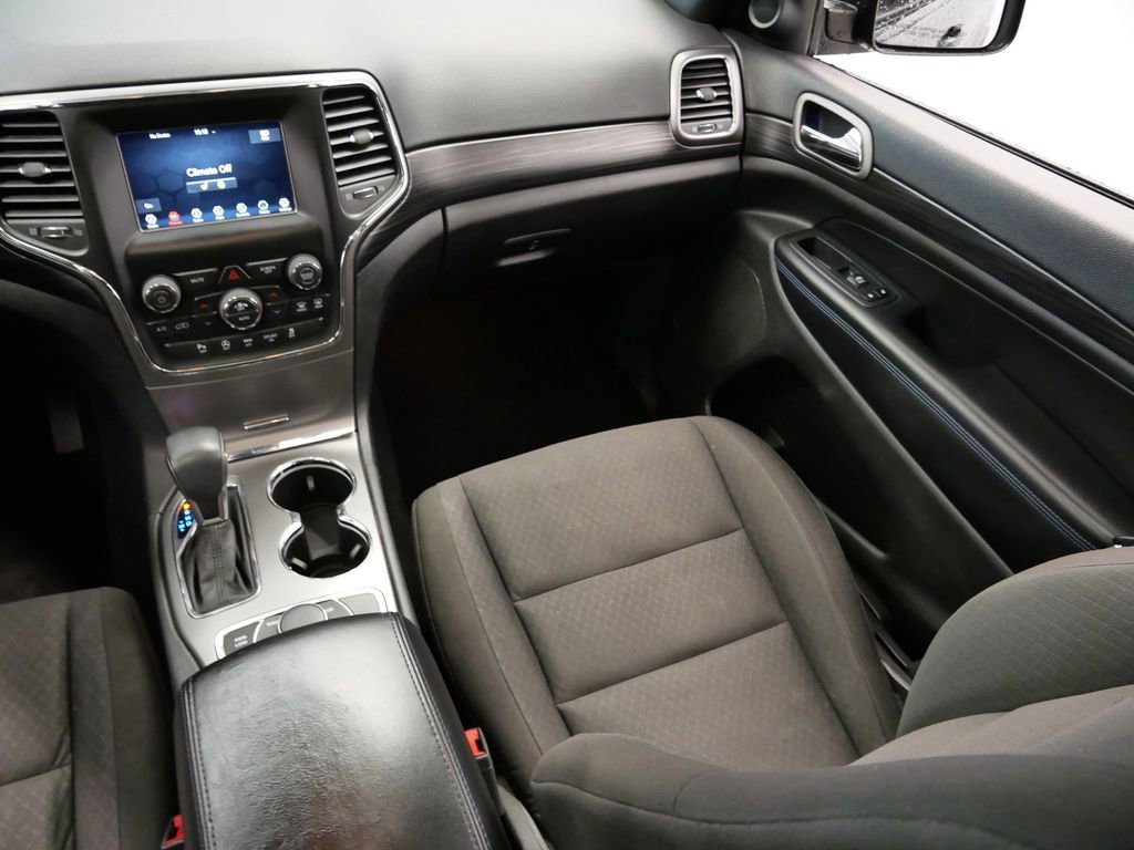 Thumbnail: 2019 Jeep Grand Cherokee - 18