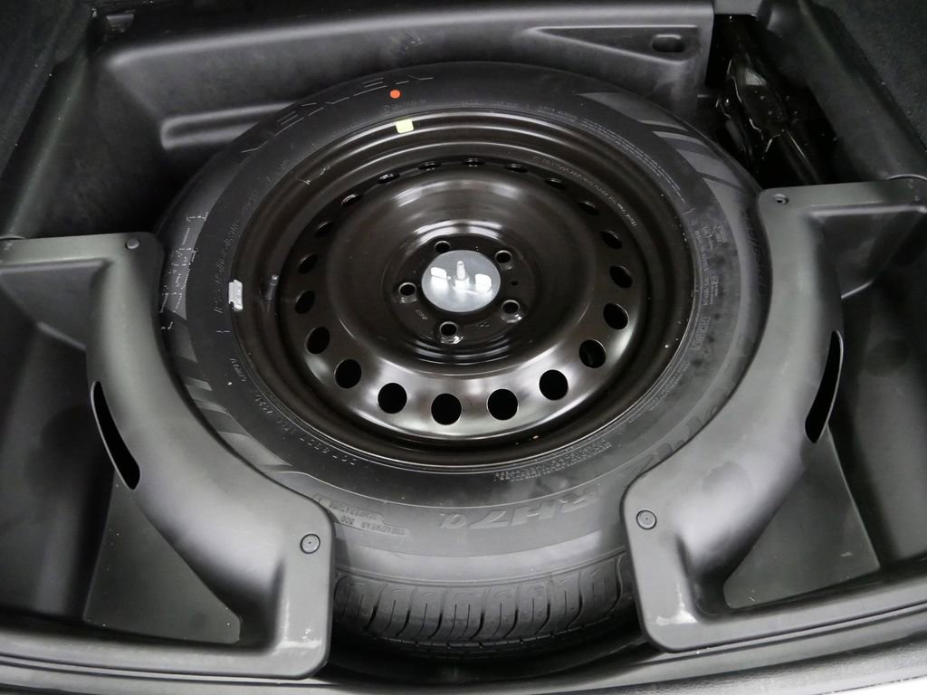 Thumbnail: 2022 Jeep Grand Cherokee - 15