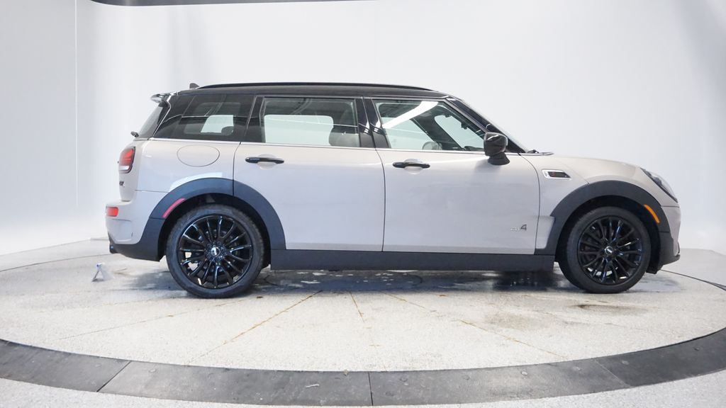 Thumbnail: 2022 MINI Cooper Clubman - 11