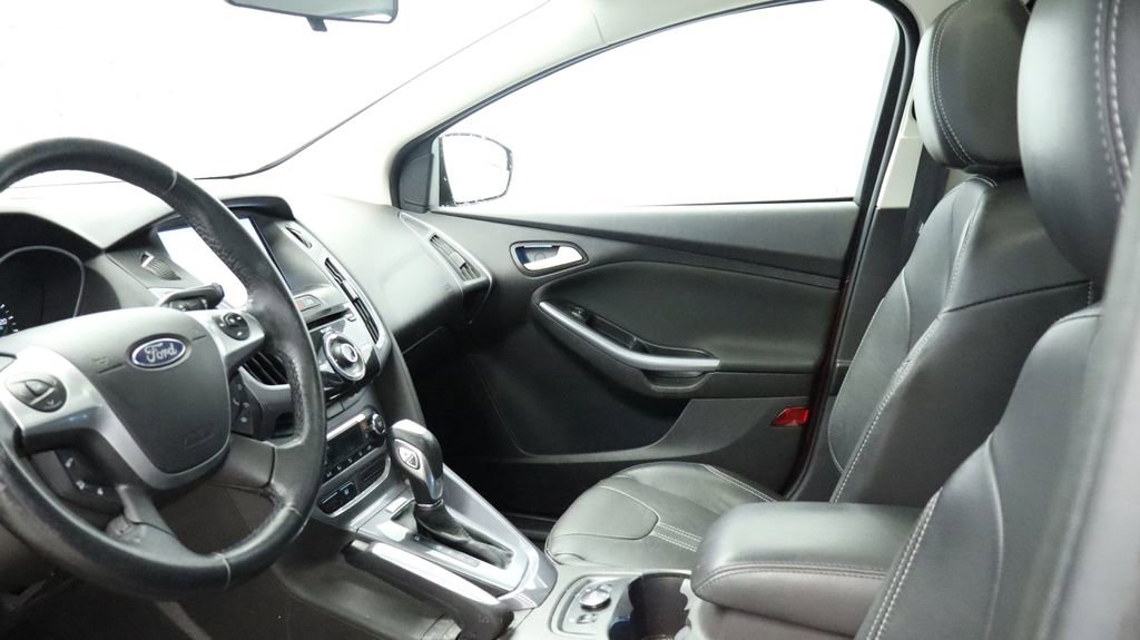 Thumbnail: 2013 Ford Focus - 24