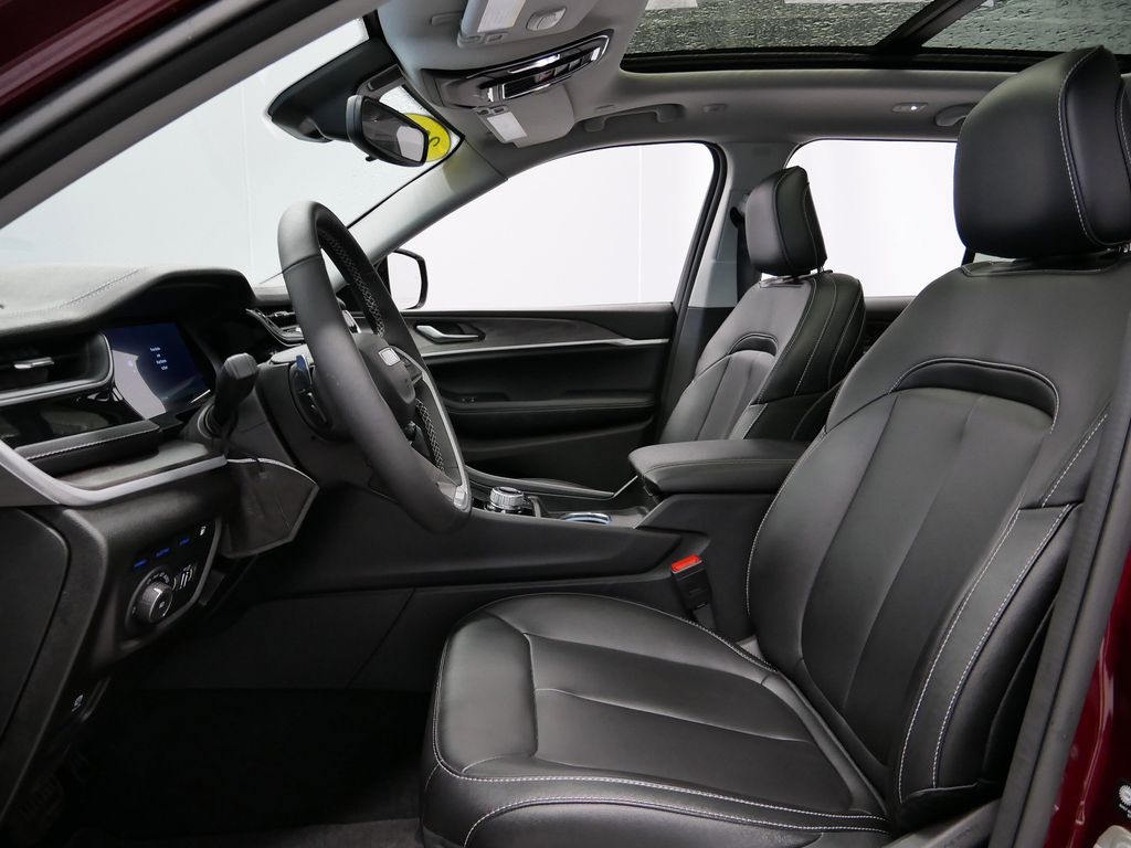 Thumbnail: 2024 Jeep Grand Cherokee - 3