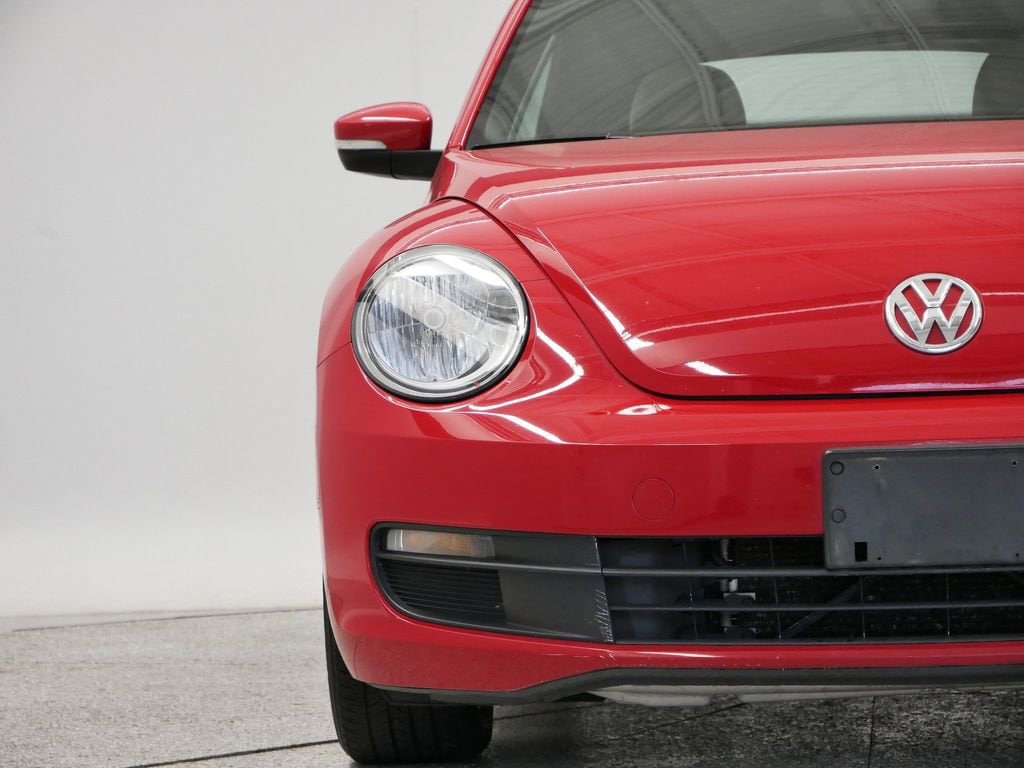 Thumbnail: 2013 Volkswagen Beetle - 12