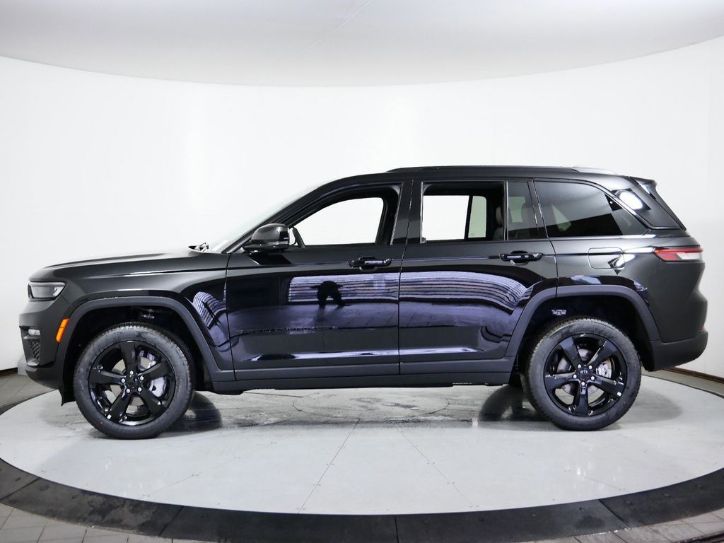 Thumbnail: 2024 Jeep Grand Cherokee - 18