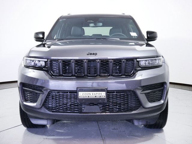 Thumbnail: 2024 Jeep Grand Cherokee - 4