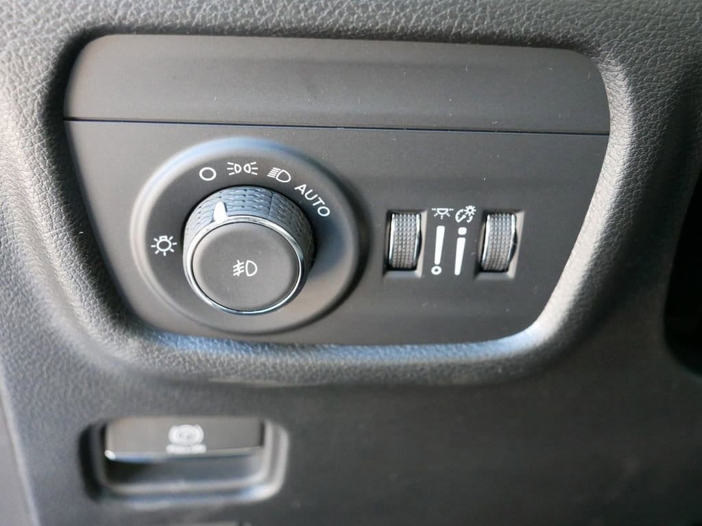 Thumbnail: 2025 Jeep Grand Cherokee - 38