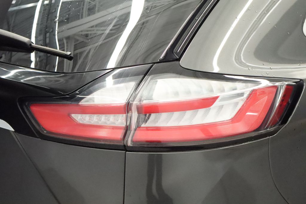 Thumbnail: 2020 Ford Edge - 17