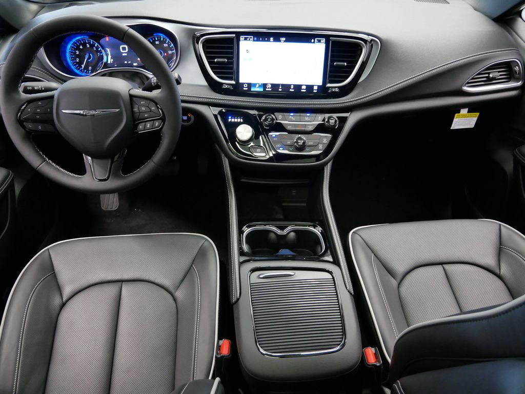 Thumbnail: 2026 Chrysler Pacifica - 15