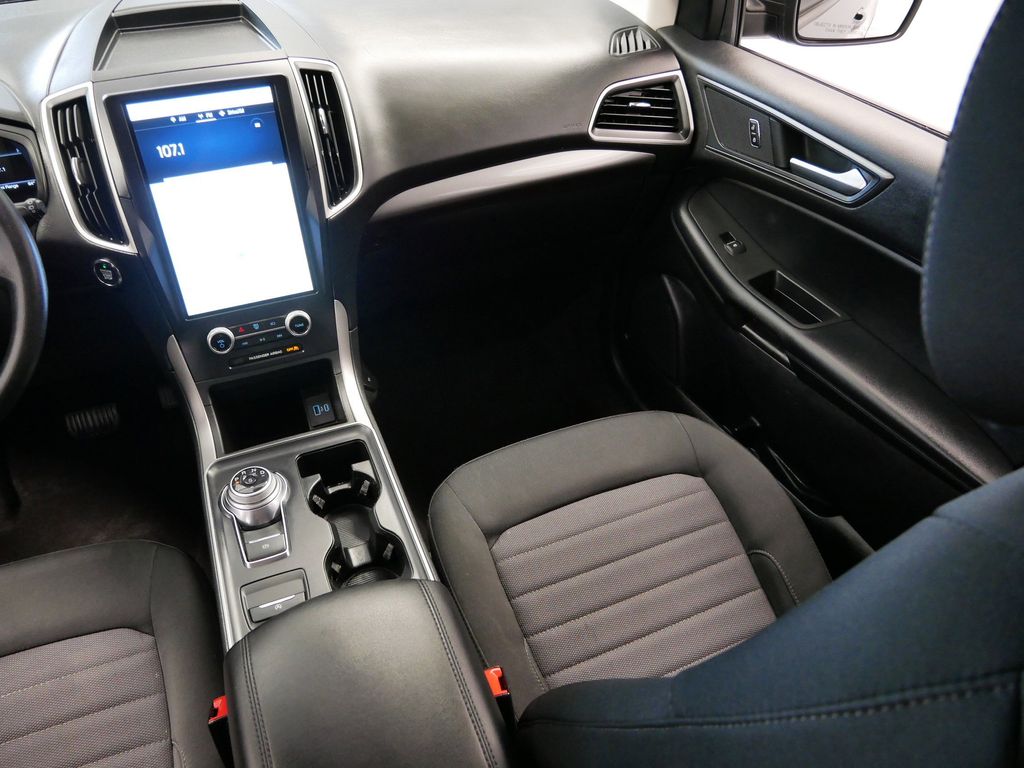 Thumbnail: 2022 Ford Edge - 22