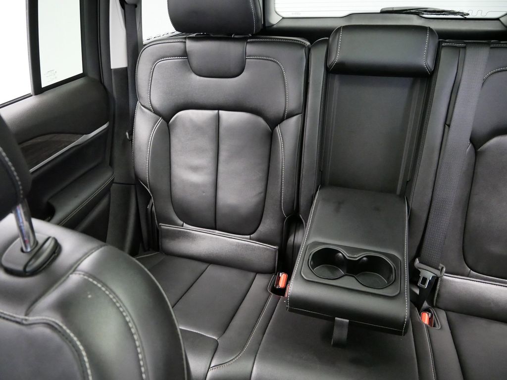 Thumbnail: 2022 Jeep Grand Cherokee - 23