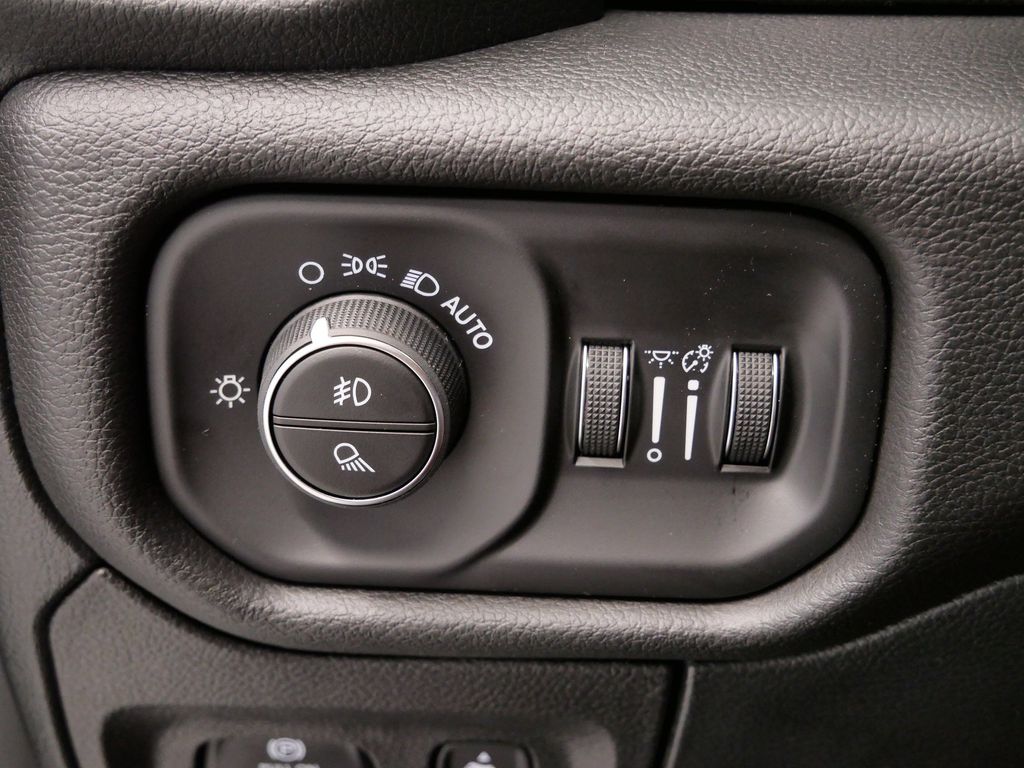 Thumbnail: 2026 RAM 1500 - 22