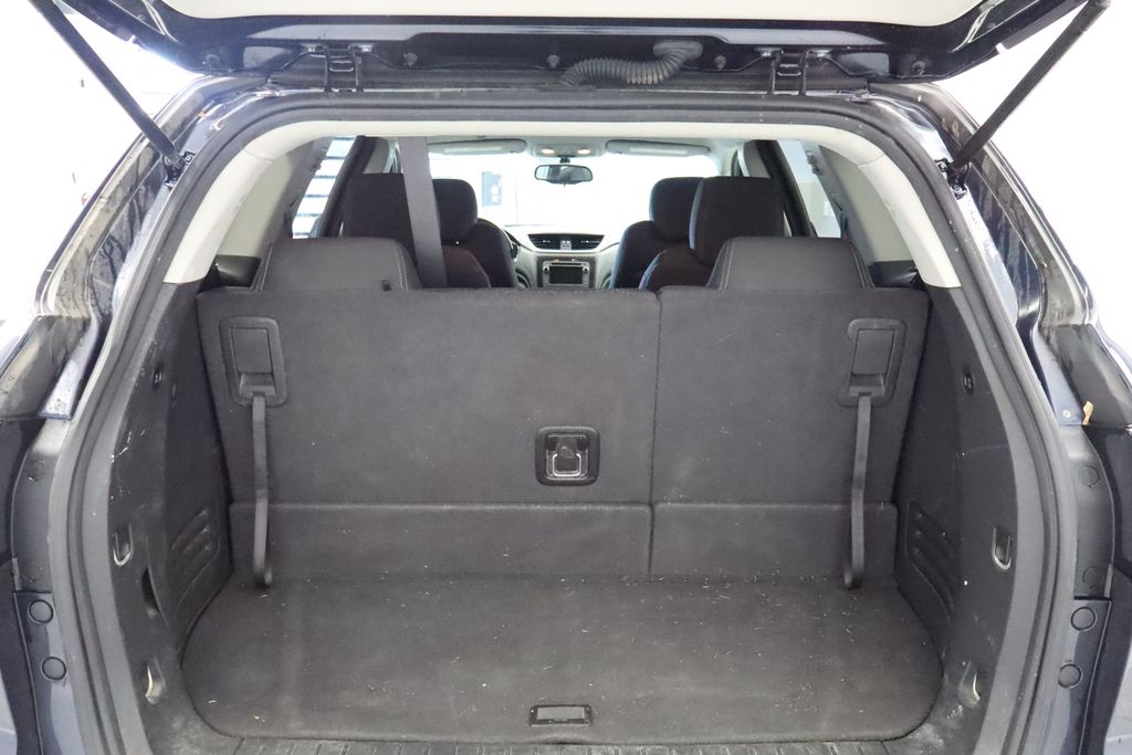 Thumbnail: 2017 Chevrolet Traverse - 15