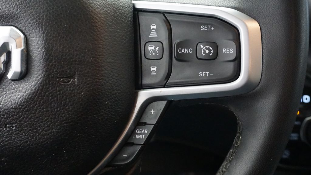 Thumbnail: 2025 RAM 1500 - 32