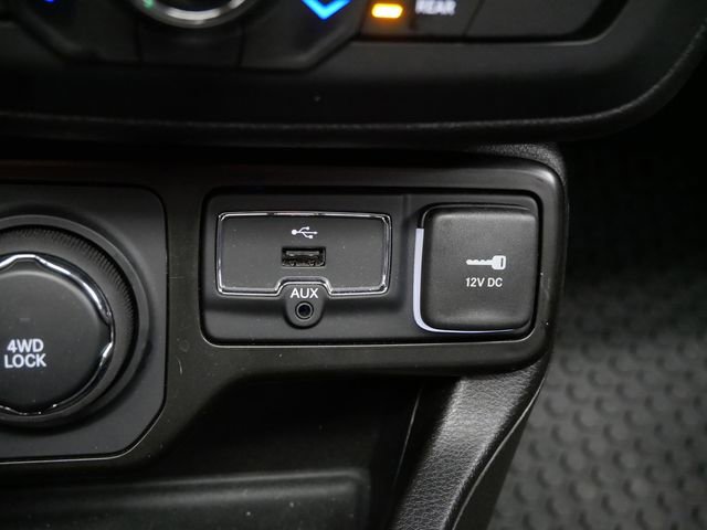 Thumbnail: 2023 Jeep Renegade - 38