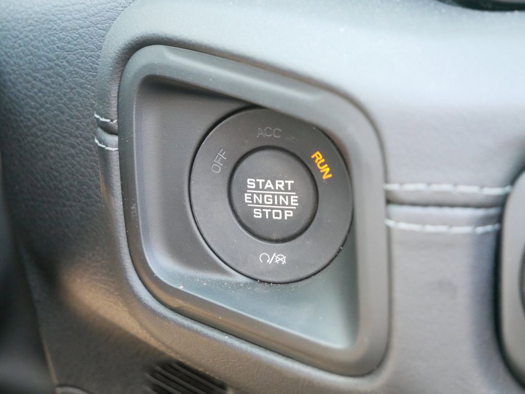 Thumbnail: 2025 Jeep Wrangler - 34