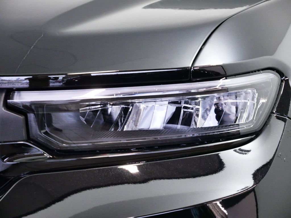 Thumbnail: 2024 Jeep Grand Cherokee - 21