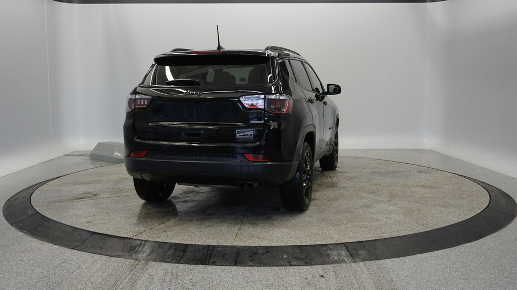 Thumbnail: 2022 Jeep Compass - 7