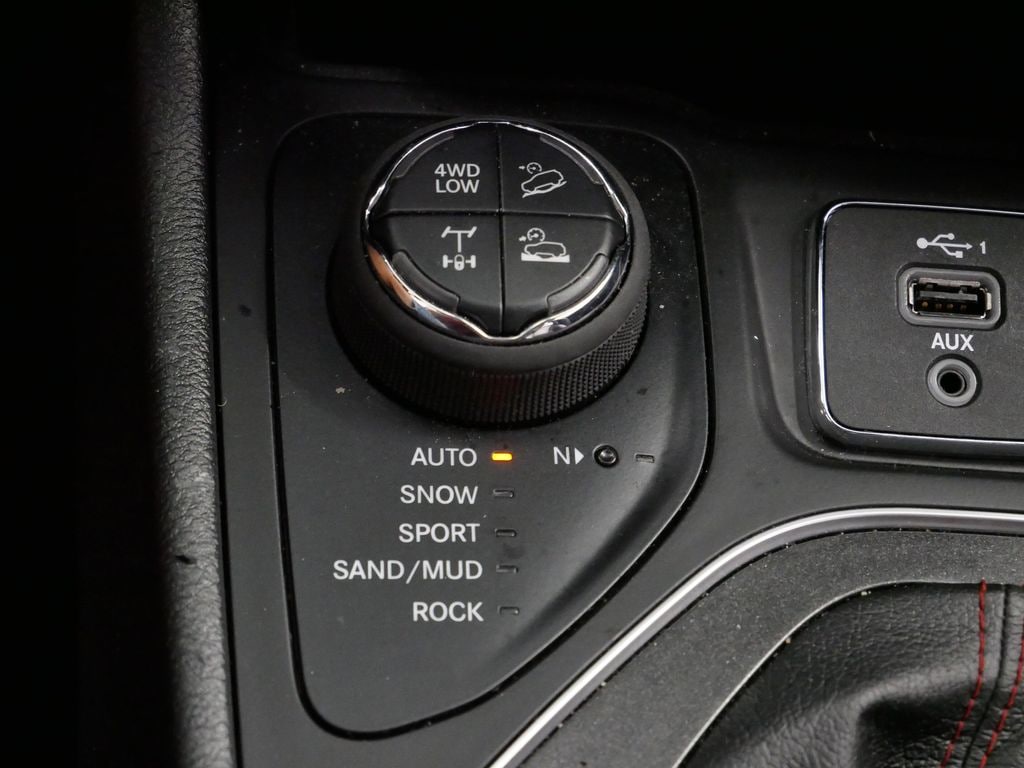 Thumbnail: 2022 Jeep Cherokee - 41