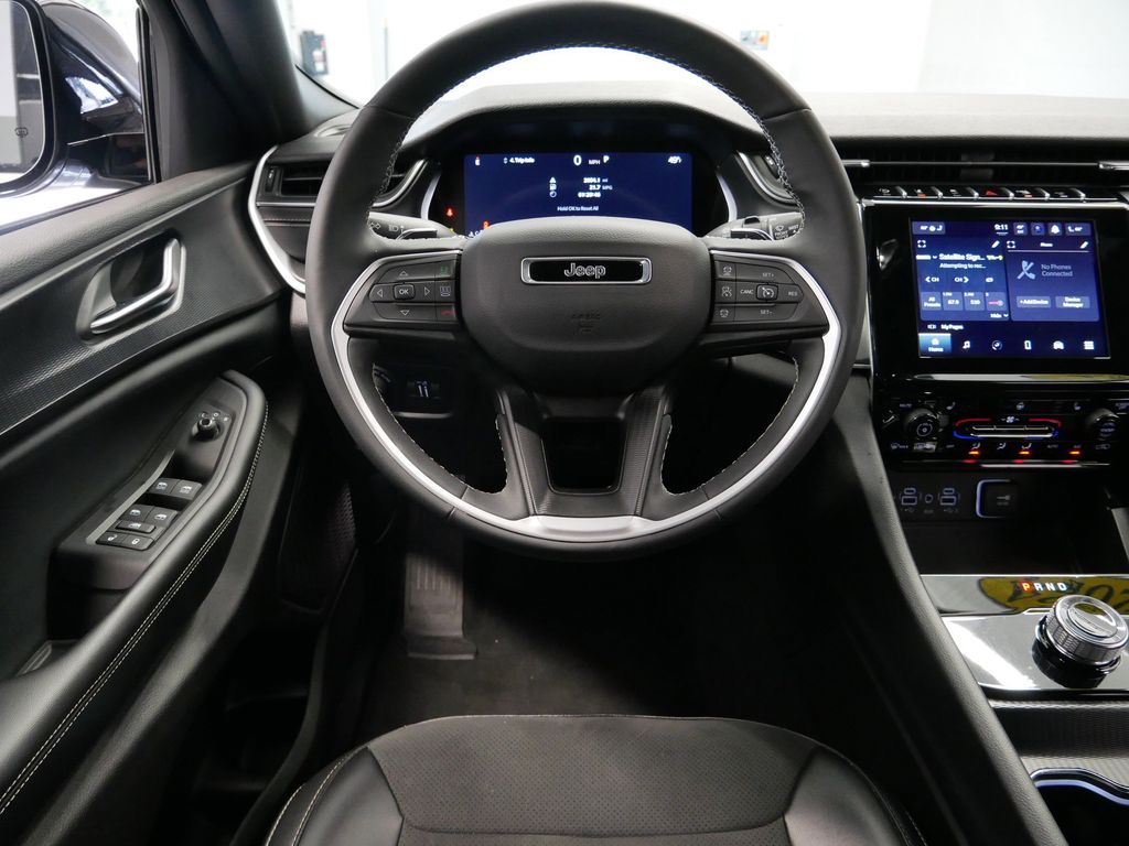 Thumbnail: 2024 Jeep Grand Cherokee - 18