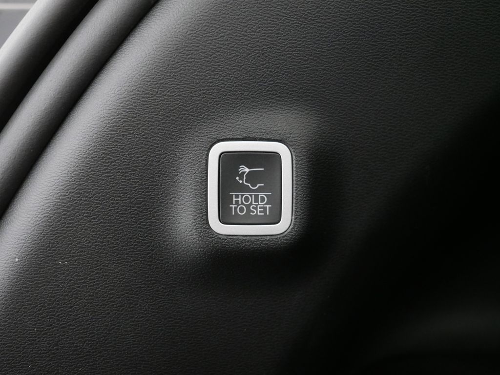 Thumbnail: 2024 Jeep Wagoneer S - 29