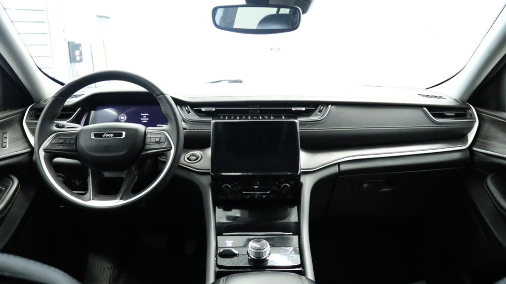 Thumbnail: 2023 Jeep Grand Cherokee - 23