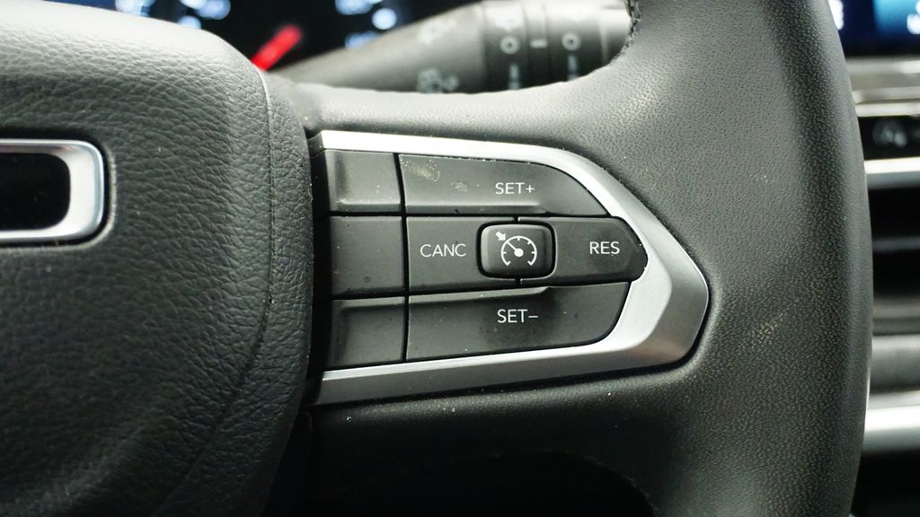 Thumbnail: 2023 Jeep Compass - 33