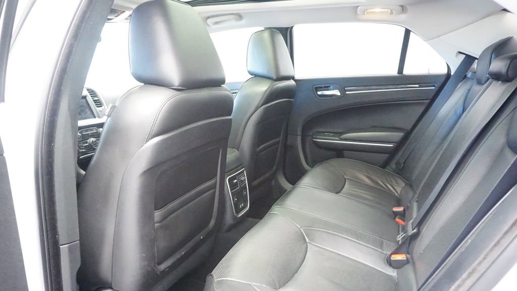 Thumbnail: 2019 Chrysler 300 - 19