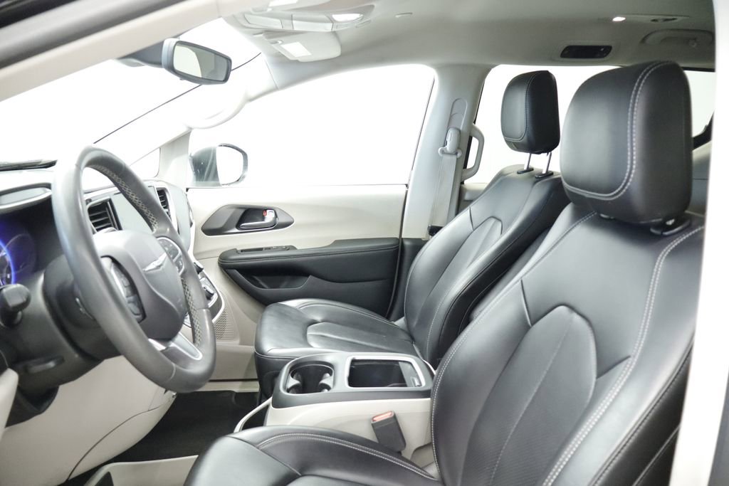 Thumbnail: 2023 Chrysler Pacifica - 20