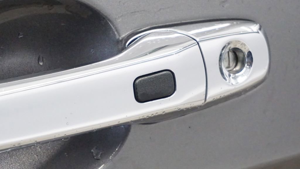 Thumbnail: 2011 Ford Explorer - 14