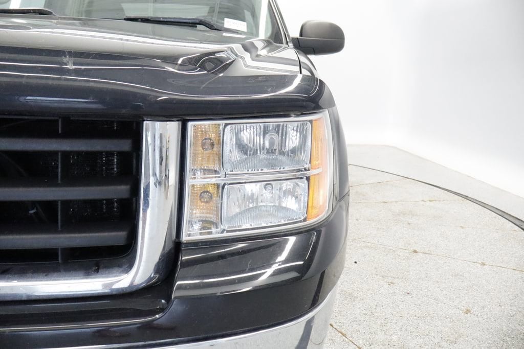 Thumbnail: 2011 GMC Sierra 1500 - 14