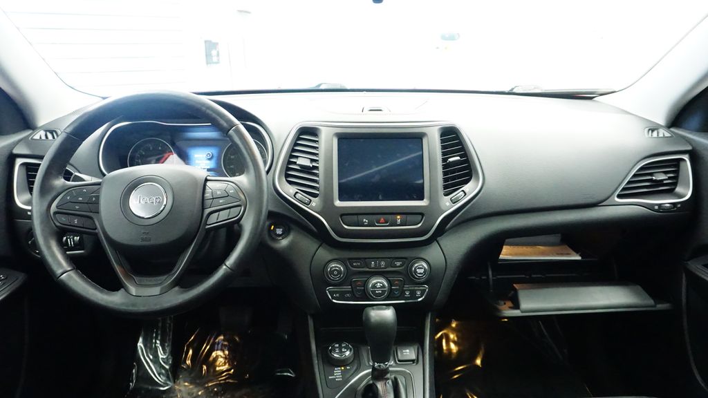 Thumbnail: 2021 Jeep Cherokee - 22